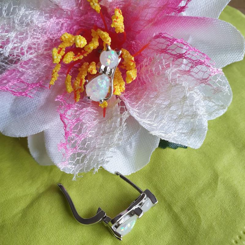 FÜL08 - Opál köves cicás beszúrós fülbevaló - AB szín