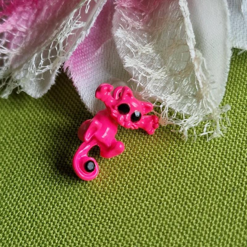 FÜL148 - Cicás Beszúrós fülbevaló - pink
