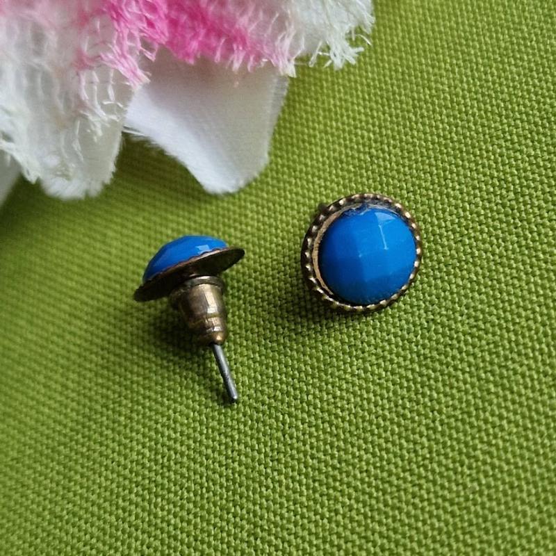 FÜL169 - Kék köves mini beszúrós fülbevaló ajándék rögzítővel