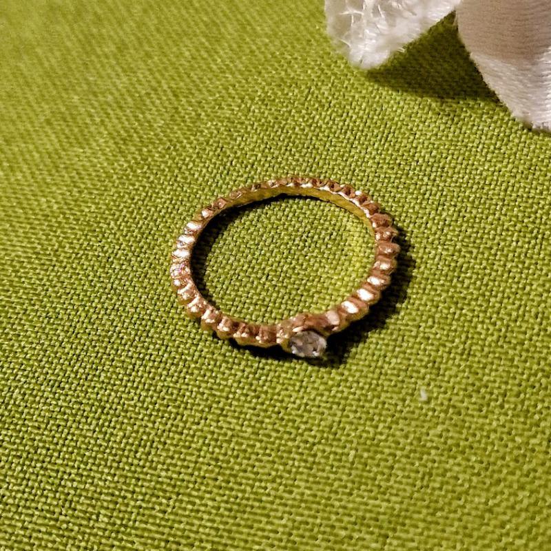 GYR78 - Arany színű köves gyerek hullámos acél karikagyűrű