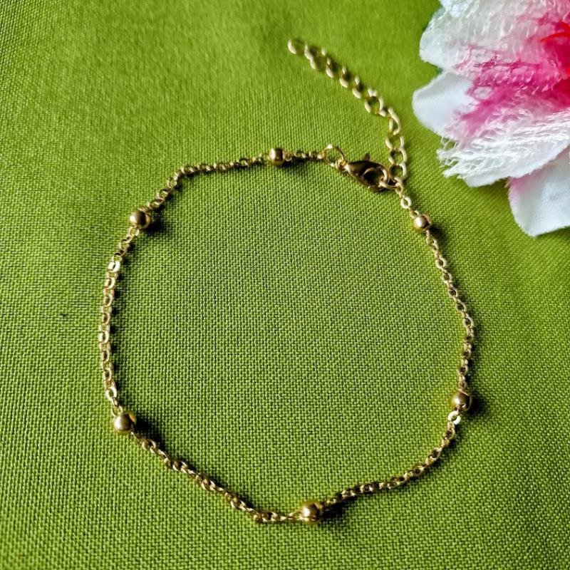 KAR83 - Arany színű Karkötő, karlánc fém gyöngyös