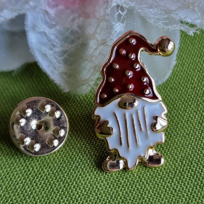 Kitűző, bross BRO440 - Tűzzománcos karácsonyi manó 16x28mm