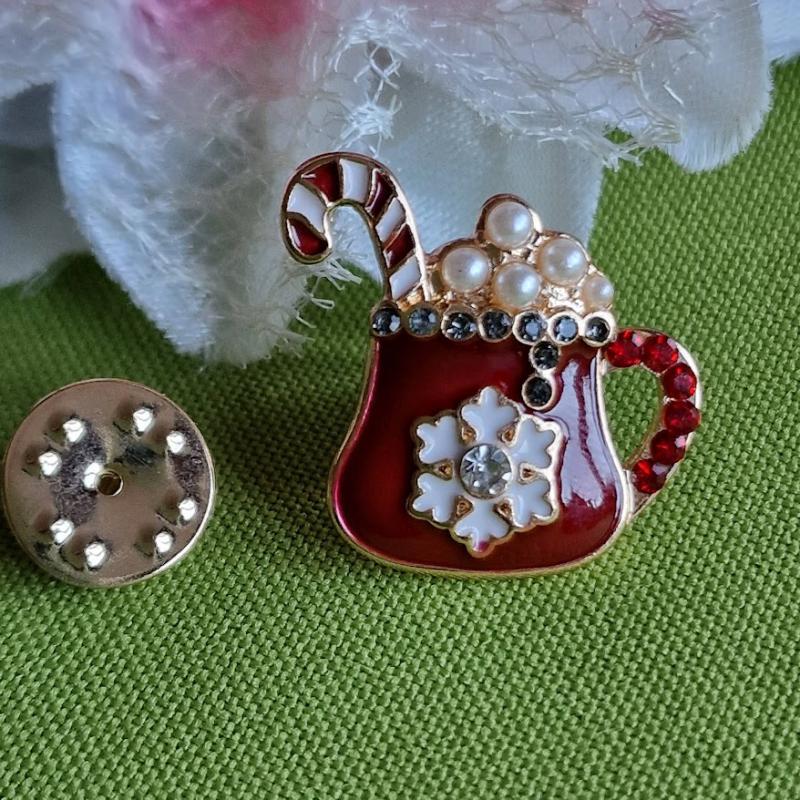 Kitűző, bross BRO441 - Tűzzománcos karácsonyi bögre cukorral 25x26mm