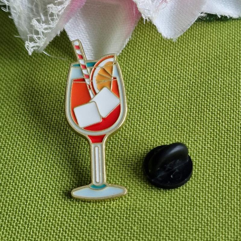 Kitűző, bross BRO446 - Tűzzománcos Aperol Spritz koktélos pohár 34x14mm