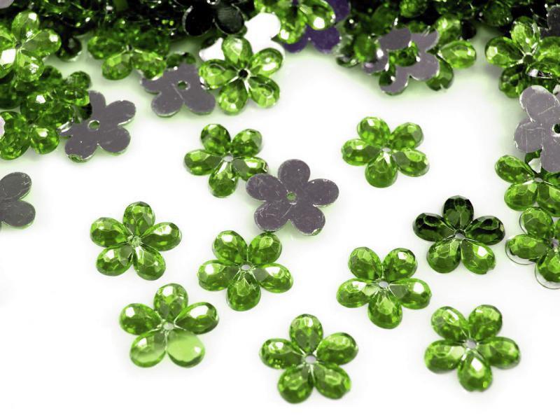 MAD30 - Zöld színű műanyag virág gyöngy Ø11mm