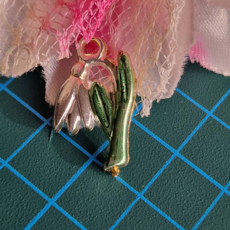 MED127 - Hóvirág  medál 16x24mm