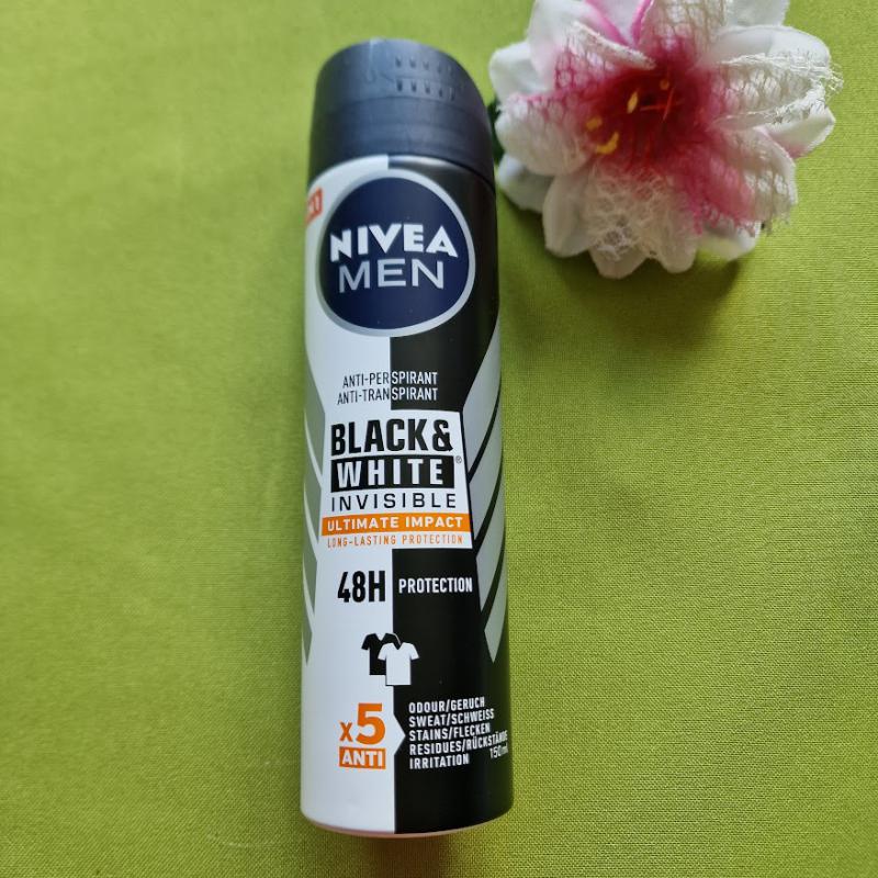 MEN10 - Black & White Invisible Ultimate Impact Deo Spray -Long lasting 150ml