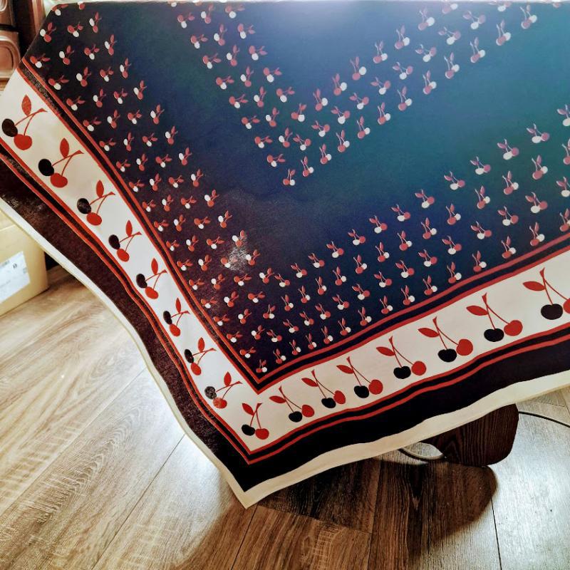 OTT44 - Cseresznye mintás pamut terítő 120x120cm