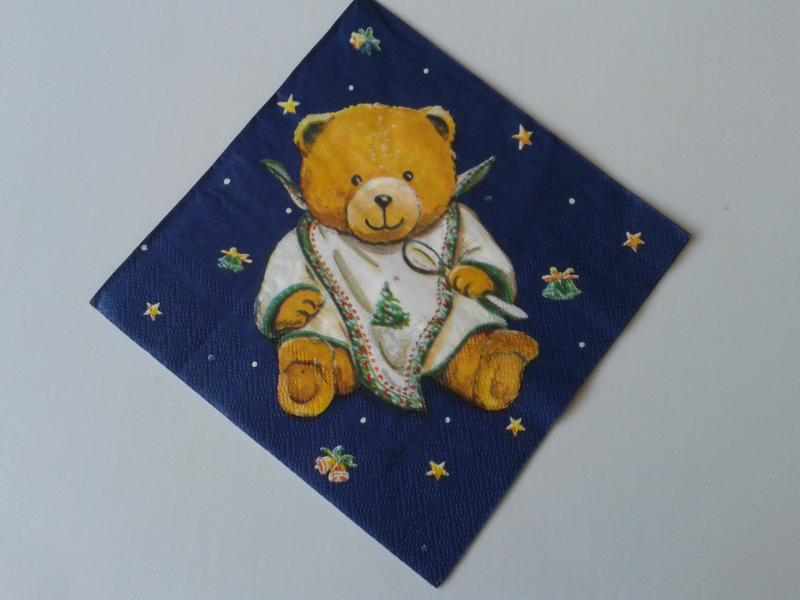 SZV06 Dekoupage - Maci előkével kék alapon 3 rétegű szalvéta