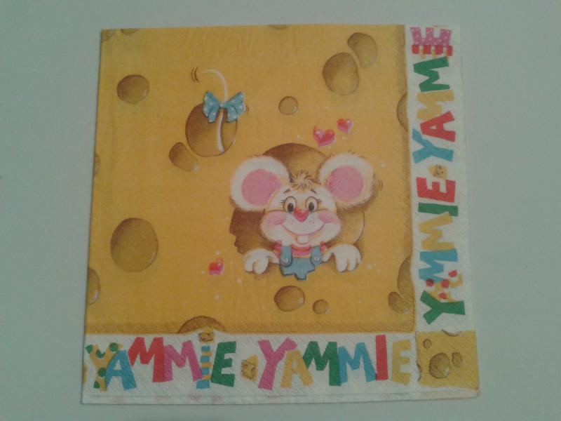 SZV07 Dekoupage - Egérke sárga alapon YAMMIE felírattal körben 2 rétegű szalvéta