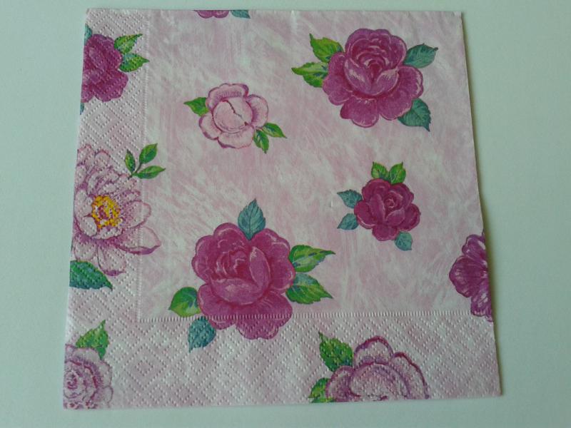 SZV33 Dekoupage - Lila virágok, rózsák 3 rétegű szalvétaa