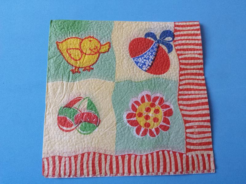 SZV39 Dekoupage - Hullámos szél, négyzetben csibe, tojás... 1 rétegű szalvéta