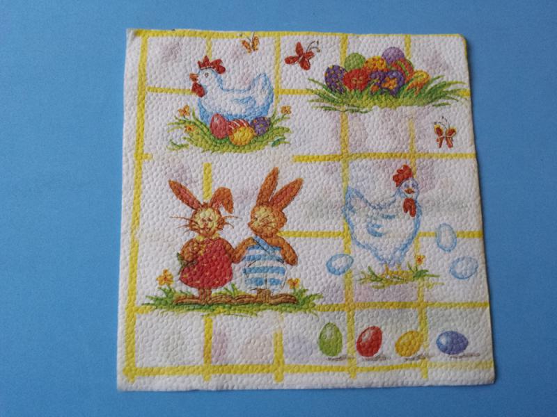 SZV40 Dekoupage - Nyuszik, tyúkok, tojások fehér alapon, sárga négyzeten 1 rétegű szalvéta