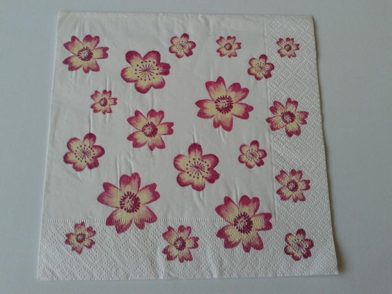 SZV43 Dekoupage - Sárga közepű virágok 3 rétegű szalvéta