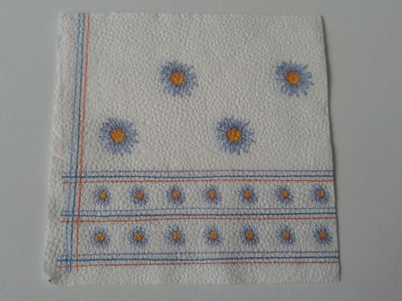 SZV68 Dekoupage - Retro: fehér alapon kék margaréták 1 rétegű szalvéta