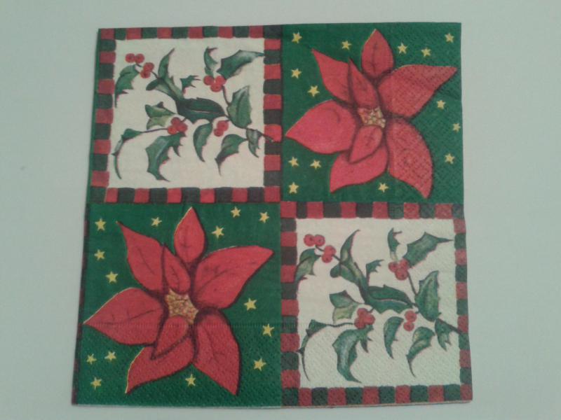 SZV71 Dekoupage - Mikulás virág és fagyöngy 3 rétegű szalvéta