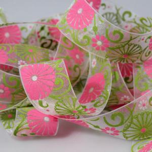 22SZOM07 - 22mm-es margaréta mintás organza szalag - fehér