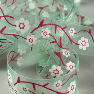 22SZOM08 - 22mm-es virág mintás organza szalag - zöld