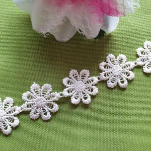 CSB21 - 25mm-es ekrü virág csipke darabra