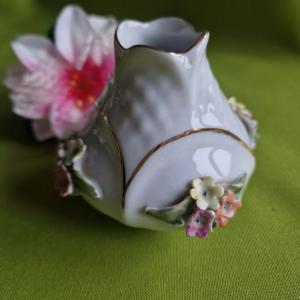 CSE06 - Vintage porcelán mini váza festett virágokkal