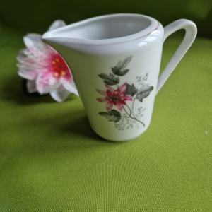 CSE09 - Alföldi porcelán Magnólia mintás - tejsznes / tejes kiöntő