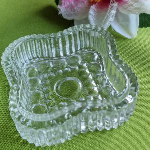 CSE56 - Vintage préselt üvegből készült lóhere alakú ékszertertó, csecsebecse tál szegélyes