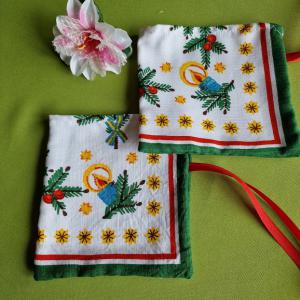 DCS112 - Gyertya mintás textil ajándéktasak, mikulás zsák négyszögletes