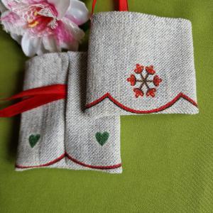 DCS117 - Csillag és szív mintás juta ajándéktasak, gyűrűtartő