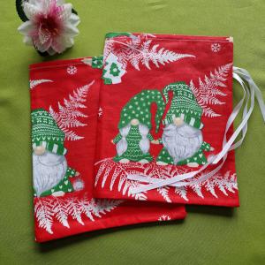 DCS127 - Manó és páfrány mintás mikulás zsák, textil ajándéktasak - piros