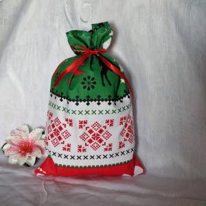 DCS51B - Karácsonyi fenyőfa, rénszarvas mintás mikulás zsák, textil ajándéktasak - zöld