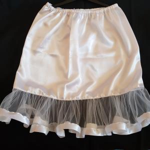 ESKÜVŐ ASZ10 - Hófehér szatén alsószoknya tüll fodorral
