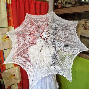 ESKÜVŐ ELE12 - Horgolt fehér színű menyasszonyi csipke napernyő