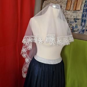 ESKÜVŐ FTY121 - Csipkés szélű, Fésű nélküli, EKRÜ menyasszonyi fátyol, spanyol fátyol