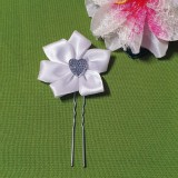 ESKÜVŐ HAD120 - Szives szatén virágos Menyasszonyi hajtű, hajdísz