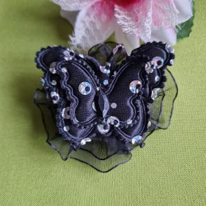 ESKÜVŐ HAD220 - Flitteres fekete pillangós, fodros hajgumi