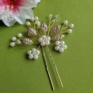 ESKÜVŐ HAD239 - Arany színű 5 leveles gyöngyös hajtű, hajdísz