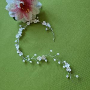 ESKÜVŐ HAD258 - 35cm-es Menyasszonyi fehér gyöngyös, virágos hajdrót, hajdísz