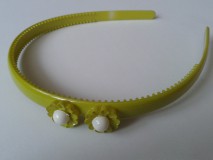 ESKÜVŐ HPT36 - Margaréta virágos zöld műanyag hajpánt, hajráf