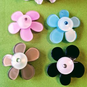 ESKÜVŐ HPT51 - Margaréta formájú strasszköves hajpánt, hajráf dísz - bross, kitűző