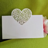 ESKÜVŐ KIEG26 - Esküvői ültetőkártya - csillogó fehér szív mintás