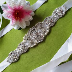 ESKÜVŐ MÖV23 – Strasszos menyasszonyi öv 25x5cm-es választható szatén szalagon
