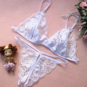 FEN54 - Szexi fehér csipke melltartó és nyitott tanga szett