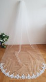 FTY116 - 1 rétegű, hímzett csipkés szélű Ekrü menyasszonyi fátyol 300x150cm