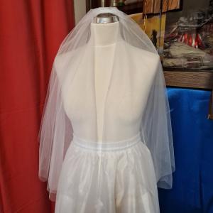 FTY81B - 2 rétegű, szegetlen, Hófehér menyasszonyi fátyol 58/78x150cm