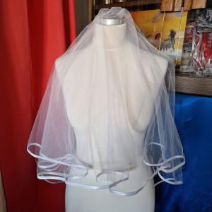 FTY84B - 2 rétegű, szatén szegélyű Hófehér menyasszonyi fátyol 60/78x150cm