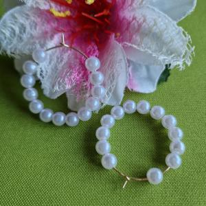 FÜL47 - Arany színű gyöngyös beszúrós, összeakasztós karika fülbavaló