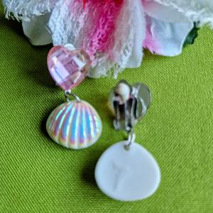 FÜL48 - Rószaszín szíves kagylós fülbevaló, klipsz