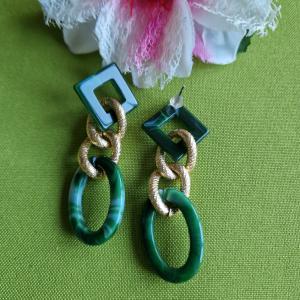 FÜL50 - Arany és zöld színű láncos beszúrós fülbevaló