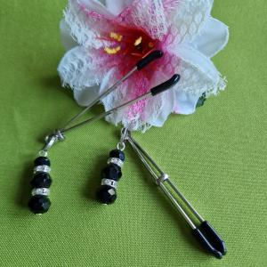 FÜL51 - Strasszköves, gyöngyös csíptetős fülbevaló