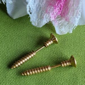 FÜL56 - Facsavar alakú beszúrós fülbevaló